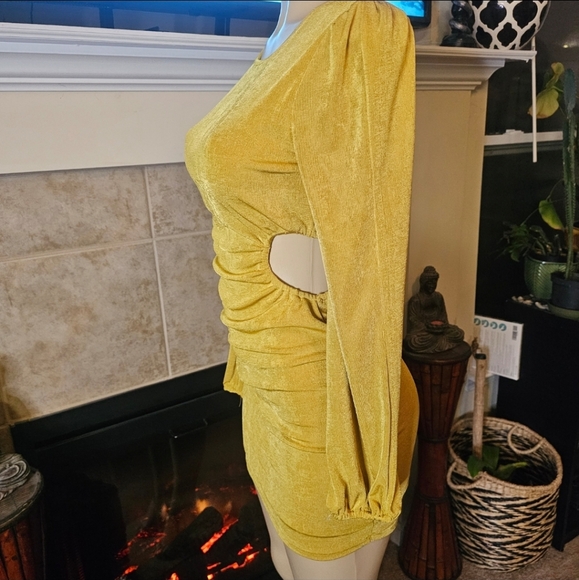 Slinky Mini Dress. Mustard. Size Medium. - Picture 4 of 7